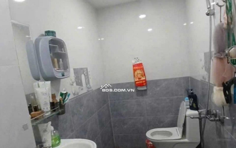 Hot Hot Hot ! Cần bán gấp nhà đẹp 65m², vị trí đắc địa gần Vinhomes chỉ với 2,7 tỷ!